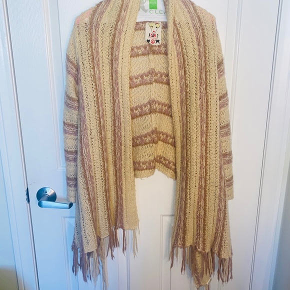 Fringe Knit Cardigan - Picture 2 of 7